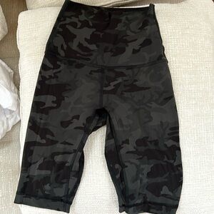 LULULEMON ALIGN™ SUPER HIGH RISE SHORT *10"